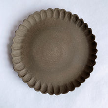 Load image into Gallery viewer, Carved Plates