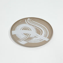 Load image into Gallery viewer, Serpentine Plate in Beige
